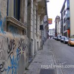 Brussels, Bruxelles, street, poor, social exclusion, beggers, dirty, brudne miasto, graffiti, zniszczone kamienice, Bruksela, brzydka twarz Brukseli