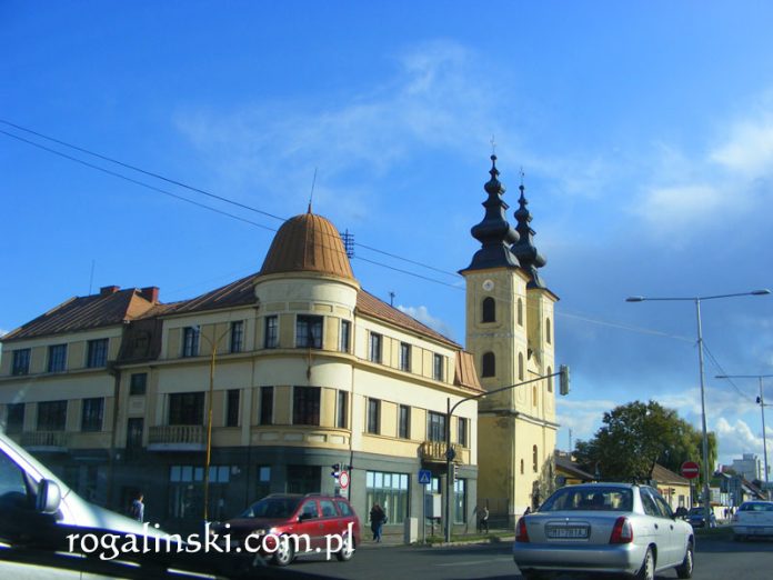 Slovakia, Slowacja, miasto, city, budynek, kosciol, ulice